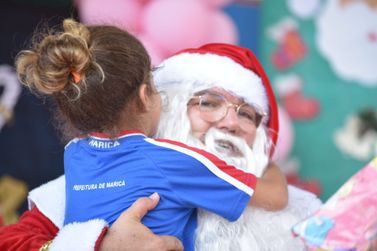 Escola Municipalizada do Retiro recebe visita do Papai Noel dos Correios