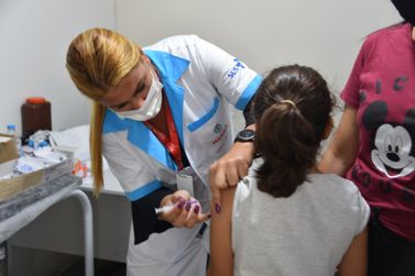 Maricá mantém vacinação de crianças com Coronavac e Pfizer pediátrica é suspensa