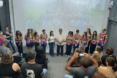 Após conquista internacional, alunos da escola Genaro Domarco são homenageados