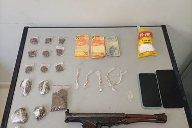 PM apreende arma e drogas com dois adolescentes em Mirassol