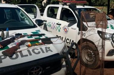 Ca&ccedil;ador &eacute; preso com tatu abatido, restos de on&ccedil;a-parda e armas em Monte Apraz&iacute;vel