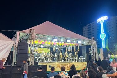 Junin&atilde;o 2026 anima fim de semana na Pra&ccedil;a da Matriz com forr&oacute;, rock e sertanejo
