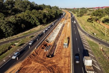 Obras na Washington Lu&iacute;s entre Mirassol e Rio Preto exigem aten&ccedil;&atilde;o de motoristas