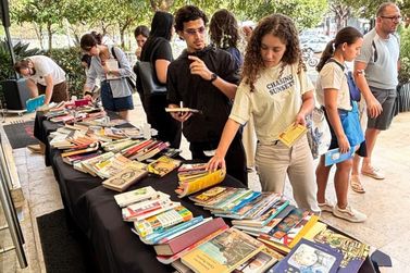 Feira de Troca de Livros movimenta Centro Cultural Sesi em Rio Preto neste domingo 