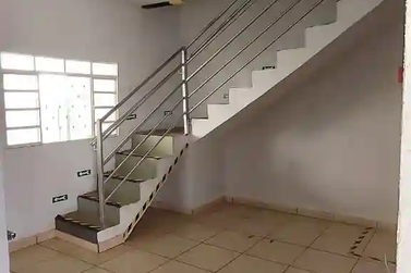 Sobrado para alugar - 159m&sup2; - Regissol 1