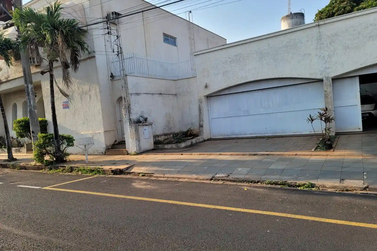 Sobrado &agrave; venda - 990m&sup2; - Centro