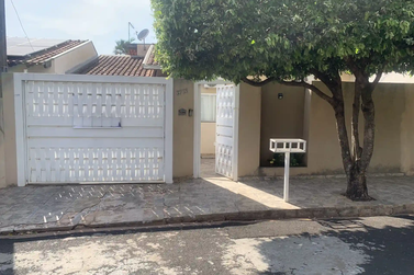 Casa &agrave; venda - 98m&sup2; - Santa Cruz