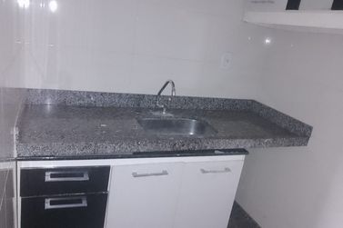 Sal&atilde;o Comercial para alugar - 80m&sup2; - Centro