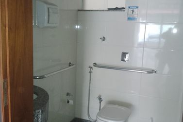 Sal&atilde;o Comercial para alugar - 80m&sup2; - Centro