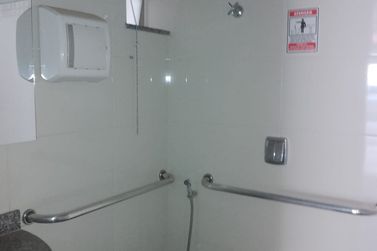 Sal&atilde;o Comercial para alugar - 80m&sup2; - Centro