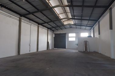 Ponto Comercial para alugar - 360m&sup2; - Jardim S&atilde;o Bernardo III