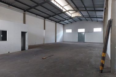 Ponto Comercial para alugar - 360m&sup2; - Jardim S&atilde;o Bernardo III