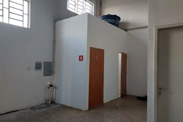 Ponto Comercial para alugar - 360m&sup2; - Jardim S&atilde;o Bernardo III
