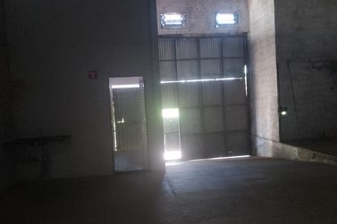 Ponto Comercial para alugar - 330m&sup2; - Portal da Cidade Amiga