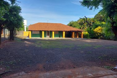 Ch&aacute;cara &agrave; venda - 600m&sup2; - Corrego do lim&atilde;o 