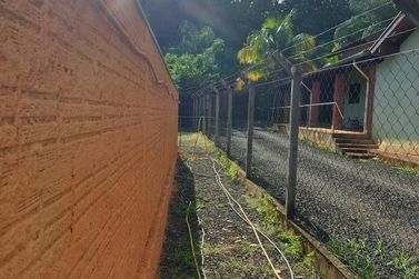 Ch&aacute;cara &agrave; venda - 600m&sup2; - Corrego do lim&atilde;o 