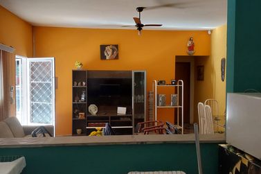 Ch&aacute;cara &agrave; venda - 600m&sup2; - Corrego do lim&atilde;o 