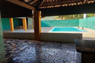 Ch&aacute;cara &agrave; venda - 600m&sup2; - Corrego do lim&atilde;o 