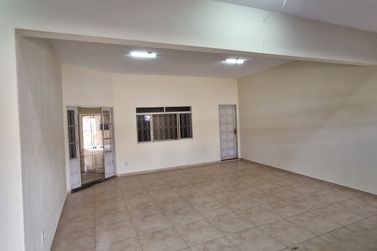 Casa &agrave; venda - 180m&sup2; - Vale do Sol