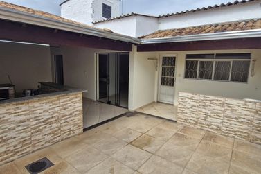 Casa &agrave; venda - 180m&sup2; - Vale do Sol