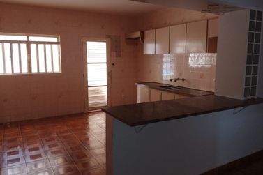 Casa para alugar - 205m&sup2; - Santa Cruz