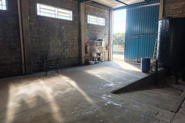 Sal&atilde;o Comercial &agrave; venda - 96m&sup2; - Jardim Ouro Verde