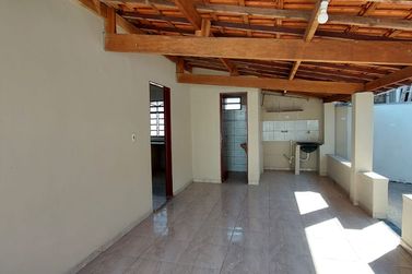 Casa para alugar - 100m&sup2; - Parque Jos&eacute; Maria Navarrete