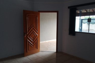 Casa para alugar - 109m&sup2; - Residencial Regissol I