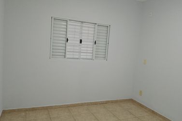 Casa para alugar - 109m&sup2; - Residencial Regissol I