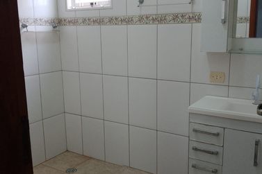 Casa para alugar - 109m&sup2; - Residencial Regissol I