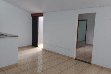 Casa para alugar - 109m&sup2; - Residencial Regissol I