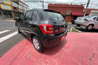 Renault SANDERO
