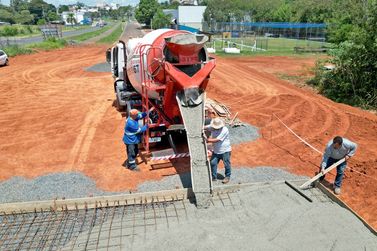 Avança a construção da nova ponte na Avenida Brasil em Mogi Guaçu