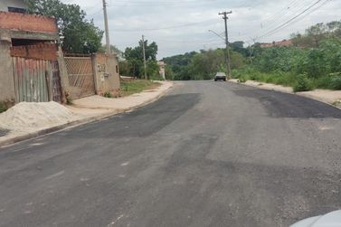 Após denúncia do Portal, ruas do Parque das Laranjeiras são novamente asfaltadas