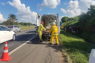 Colisão traseira deixa cinco feridos na rodovia SP-340