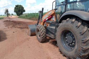 Agricultura segue com reparos e e a&ccedil;&otilde;es preventivas nas estradas rurais