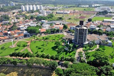 Donos de bares e restaurantes e de hospedagens discutem pautas de turismo