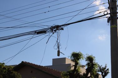 Prefeitura quer novas regras para uso de postes de ilumina&ccedil;&atilde;o em Mogi Mirim