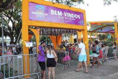 Concurso pet e programa&ccedil;&atilde;o infantil marcam domingo do Carnafolia
