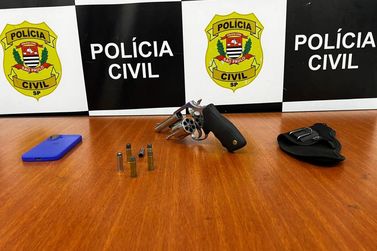 Na S&atilde;o Marcelo: Investigadores prendem homem com rev&oacute;lver escondido no carro