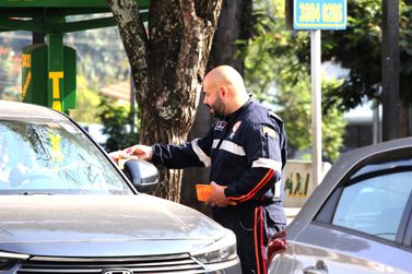 SAMU, Bombeiros  Municipal, Defesa Civil e Motoclube Insanos realizam a&ccedil;&atilde;o do Maio Amarelo