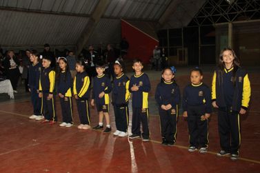 &nbsp;Prefeitura inicia entrega de 8 mil kits de uniformes escolares