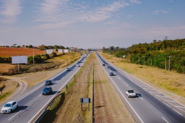 Rotas tur&iacute;sticas e Encontro de Autos Antigos impulsionam tr&aacute;fego nas rodovias da Renovias