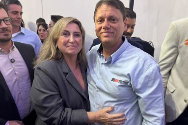 Maria Helena representa Mogi Mirim em entrega de ve&iacute;culos para Defesa Civil e Sa&uacute;de