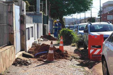 Obras de moderniza&ccedil;&atilde;o da rede de &aacute;gua avan&ccedil;am pelo Jardim &Aacute;urea