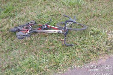 Ciclista morre ap&oacute;s ser atingido por carro na Rodovia SP-342