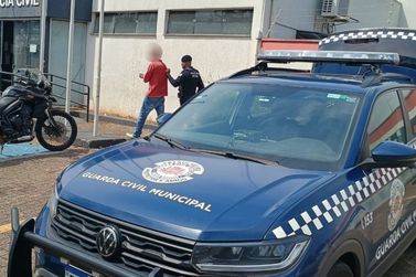 Homem &eacute; preso ap&oacute;s agredir o pai e descumprir medida protetiva em Mogi Mirim