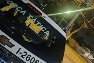 Procurado por tr&aacute;fico &eacute; preso pela PM no Jardim Bertioga em Mogi Gua&ccedil;u