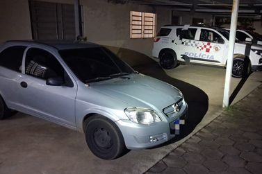 Motorista &eacute; preso ap&oacute;s PM encontrar drogas em carro em Mogi Mirim