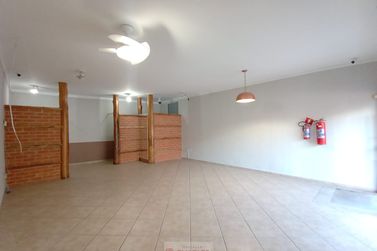 Sal&atilde;o Comercial para alugar - 70m&sup2; - Centro